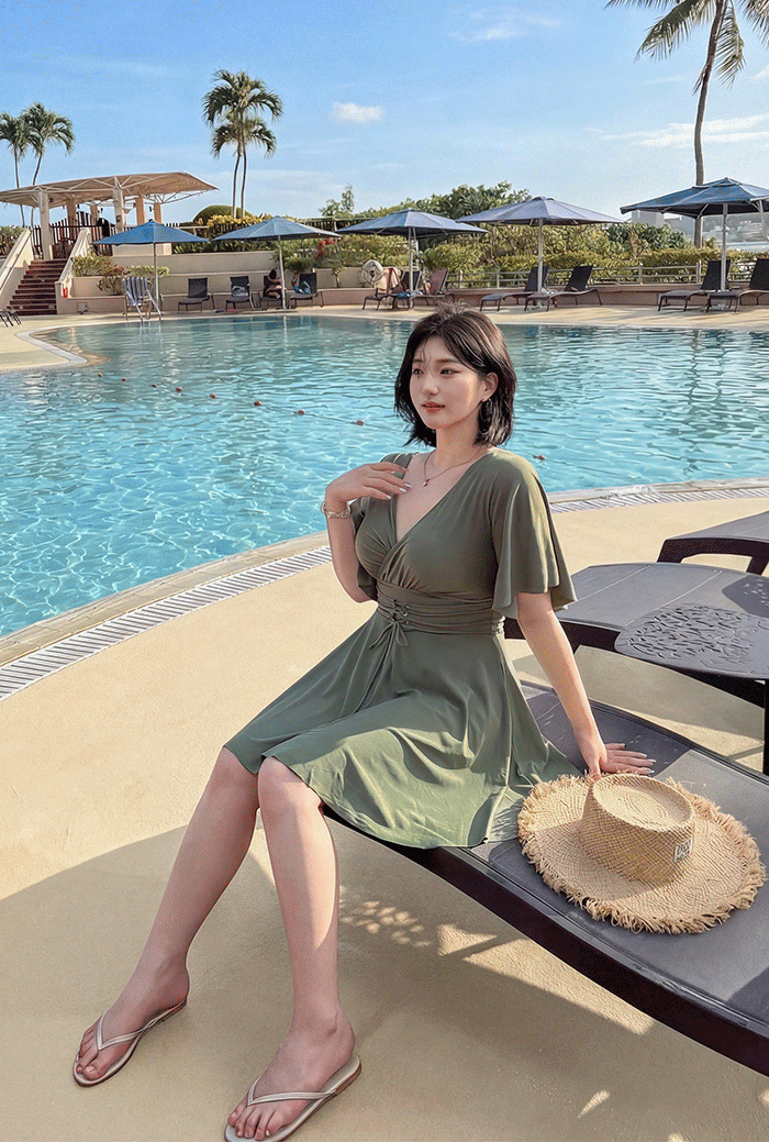 비키비키 여성 비키니 수영복
체형커버 모노키니 여성 수영복
플러스사이즈 비키니 수영복 비키비키
비치웨어 커버업 휴양지룩 비키비키
