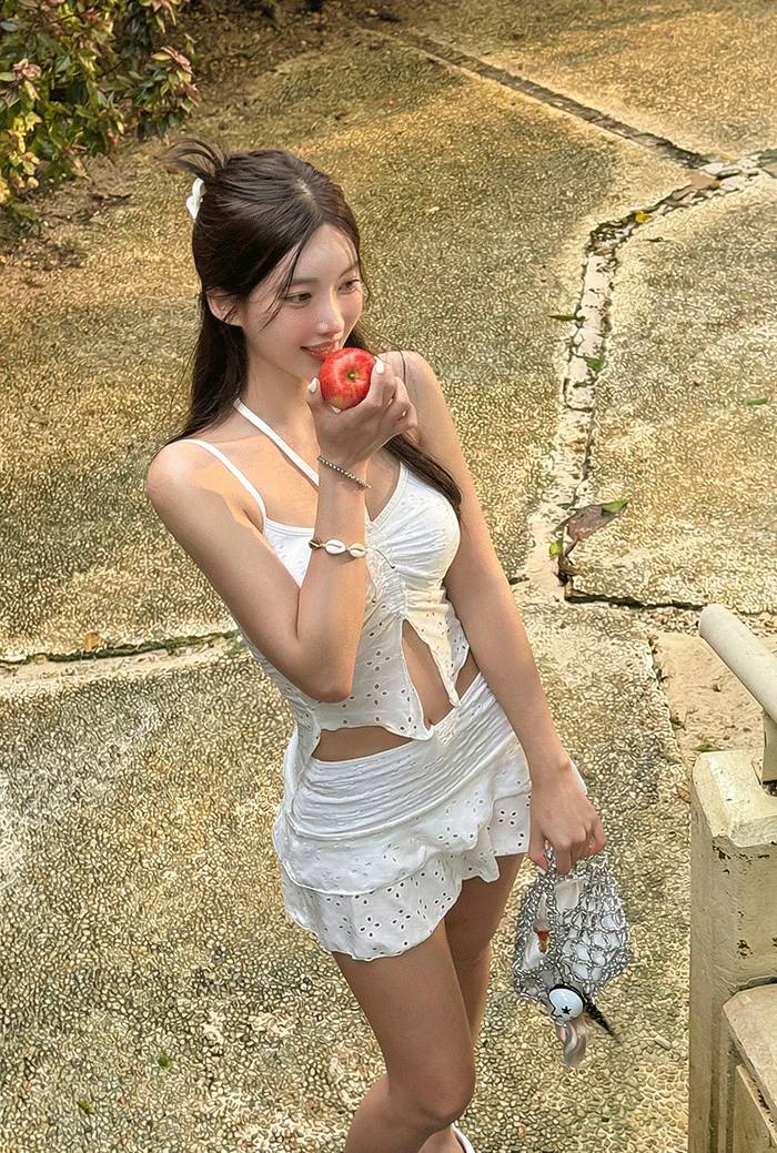 비키비키 여성 비키니 수영복
체형커버 모노키니 여성 수영복
플러스사이즈 비키니 수영복 비키비키
비치웨어 커버업 휴양지룩 비키비키